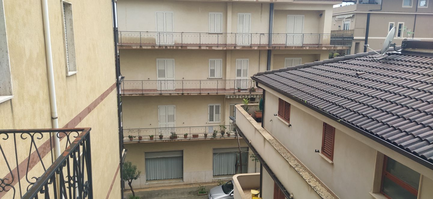 In vendita comodo appartamento con ascensore - MEGA SERVICE IMMOBILIARE